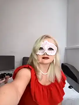 Snapshot of Avvena chatting on August 7, 2026, 7:14 am Avvena online show from August 7, 2026, 7:14 am