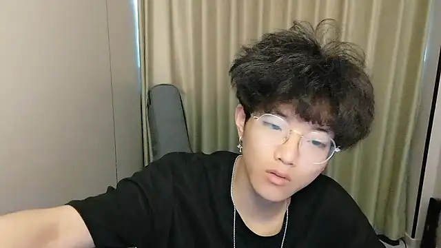 wssoo11 online show from June 19, 2026, 1:44 am
