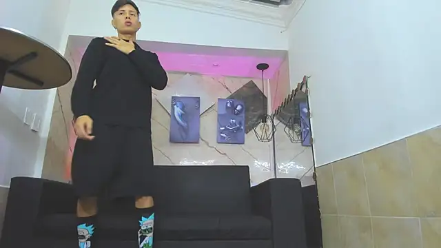 Maxx hot26 online show from July 8, 2026, 2:35 am
