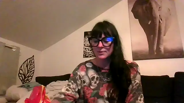 sexujuly88 online show from April 12, 2026, 8:12 pm