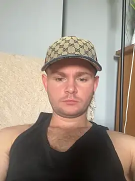 Snapshot of Ronnie153 chatting on August 5, 2026, 10:31 am Ronnie153 online show from August 5, 2026, 10:31 am