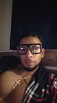 Snapshot of BigBlackMagicStic chatting on July 10, 2026, 9:48 pm BigBlackMagicStic online show from July 10, 2026, 9:48 pm