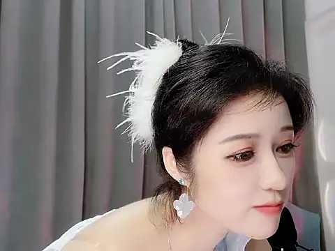 Momo-Wow online show from June 5, 2026, 6:52 am
