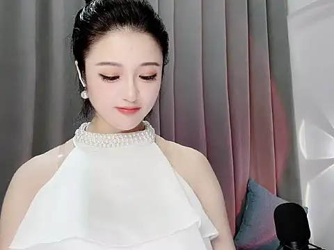 Momo-Wow online show from June 7, 2026, 5:23 am