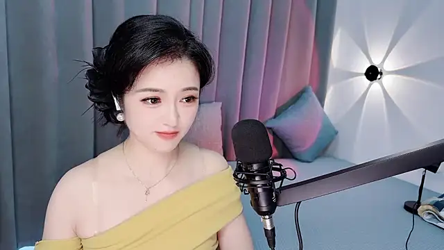 Momo-Wow online show from July 17, 2026, 7:38 am