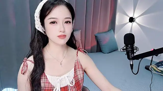Momo-Wow online show from July 12, 2026, 6:03 am