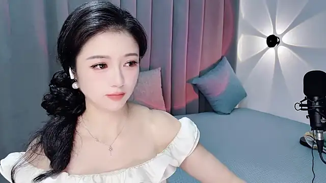 Momo-Wow online show from July 8, 2026, 6:25 am