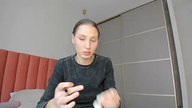 SofiClimbing online show from February 10, 2025, 2:52 am