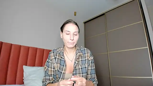 SofiClimbing online show from December 23, 2024, 1:51 am