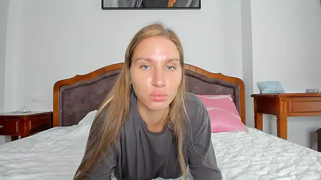 SofiClimbing online show from November 9, 2025, 6:39 am