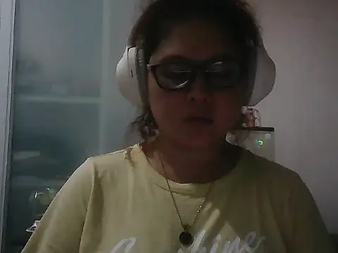 Snapshot of bitchychubby chatting on July 12, 2026, 2:51 pm bitchychubby online show from July 12, 2026, 2:51 pm