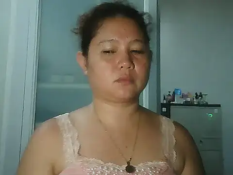 Snapshot of bitchychubby chatting on July 17, 2026, 1:30 pm bitchychubby online show from July 17, 2026, 1:30 pm