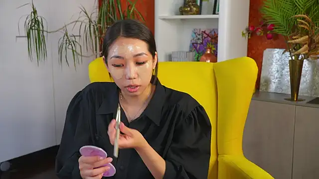 Snapshot of RossieGronert chatting on June 17, 2026, 11:09 am RossieGronert online show from June 17, 2026, 11:09 am