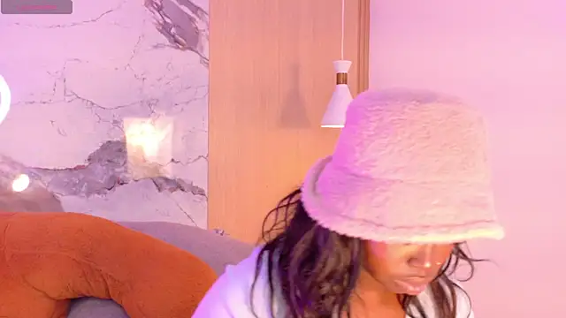 EmiilyLovex online show from July 8, 2026, 1:45 pm