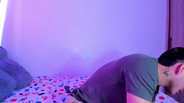 johnycooper08 online show from June 10, 2026, 1:23 pm