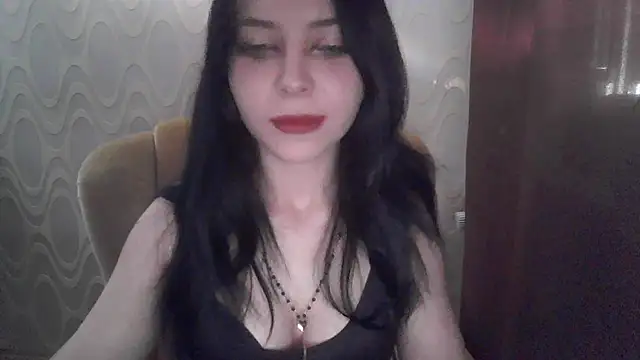 Snapshot of RileyTight chatting on July 6, 2026, 8:32 am RileyTight online show from July 6, 2026, 8:32 am