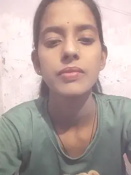 Snapshot of Saloni-Tyagi chatting on June 27, 2026, 7:03 am Saloni-Tyagi online show from June 27, 2026, 7:03 am