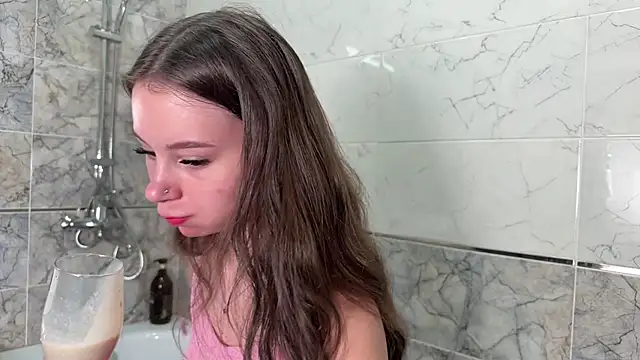 kittyrae online show from July 13, 2026, 7:18 am
