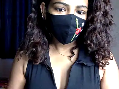 Snapshot of Nisha-moon chatting on June 25, 2026, 6:40 am Nisha-moon online show from June 25, 2026, 6:40 am