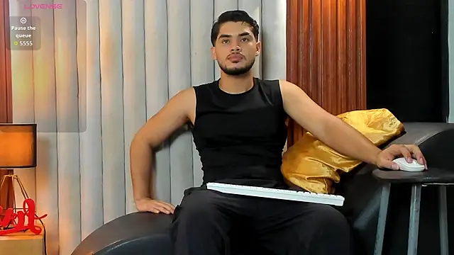 Snapshot of luciano_vitale chatting on July 15, 2026, 11:39 am luciano vitale online show from July 15, 2026, 11:39 am