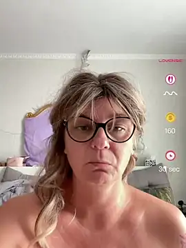 DirtyMarie80 online show from July 12, 2026, 10:27 am