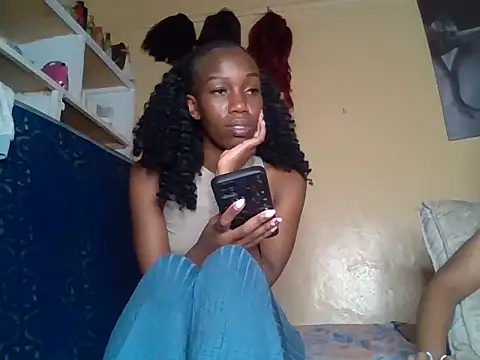Snapshot of pretty_leen chatting on June 10, 2026, 4:19 pm pretty leen online show from June 10, 2026, 4:19 pm