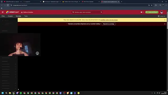 Snapshot of reezoq chatting on June 3, 2026, 7:51 pm reezoq online show from June 3, 2026, 7:51 pm