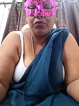 Snapshot of Hot_Sreeja_Tamil chatting on July 28, 2026, 4:20 am Hot Sreeja Tamil online show from July 28, 2026, 4:20 am