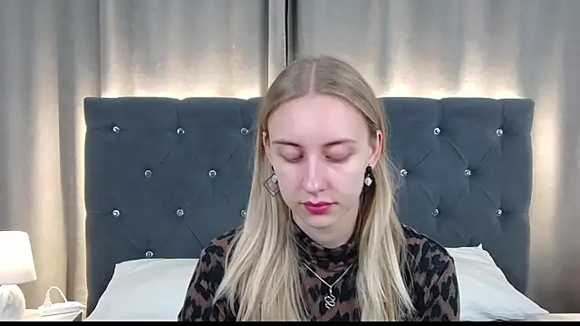 LirienVexx online show from July 18, 2026, 3:48 am
