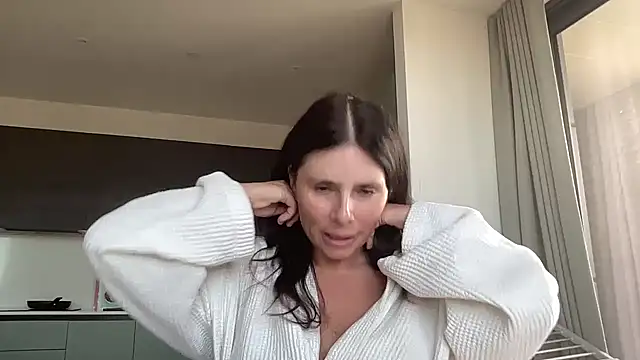 JadeLucy online show from July 7, 2026, 6:47 am