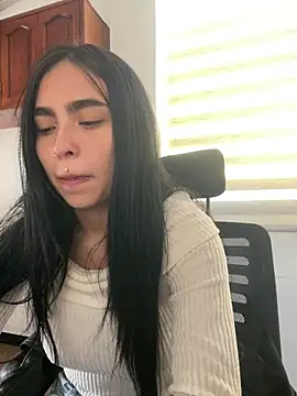 Sara fernandez- online show from July 6, 2026, 2:13 pm