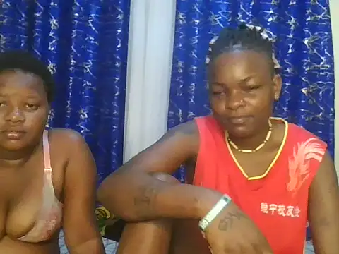 petitepixxy online show from June 14, 2026, 10:33 pm