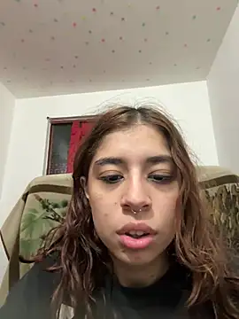 Cherry Luna1 online show from June 19, 2026, 11:42 pm