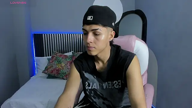 Snapshot of Axel_Mendozaa chatting on June 25, 2026, 7:52 pm Axel Mendozaa online show from June 25, 2026, 7:52 pm
