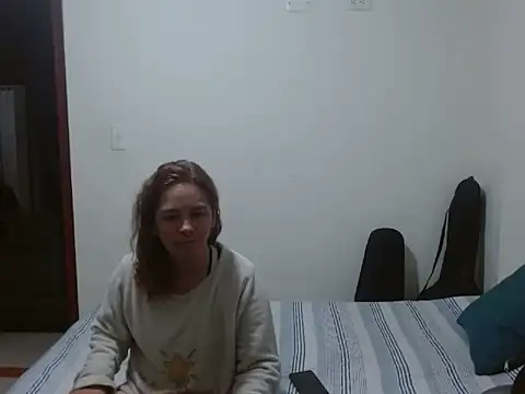Chiquisexy1 online show from June 17, 2026, 3:17 am