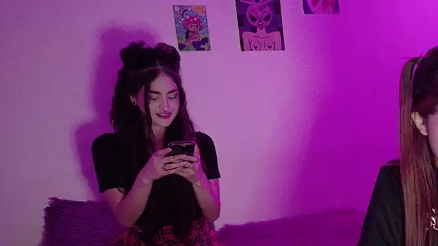 WendyandSienna online show from July 9, 2026, 3:40 am