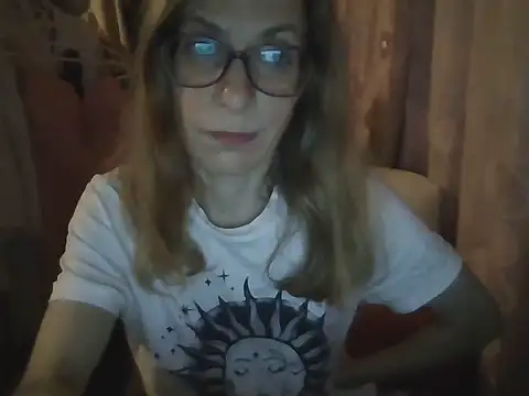Snapshot of Aphrodity_Roxx chatting on June 20, 2026, 10:15 pm Aphrodity Roxx online show from June 20, 2026, 10:15 pm