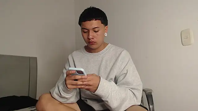Owenn  blueee online show from June 27, 2026, 3:34 am