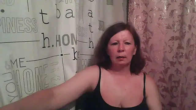 Snapshot of Schastlivaya43 chatting on July 1, 2026, 7:14 pm Schastlivaya43 online show from July 1, 2026, 7:14 pm