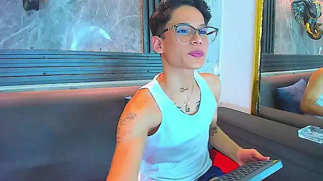 Snapshot of Brianhot0F chatting on July 18, 2026, 11:19 am Brianhot0F online show from July 18, 2026, 11:19 am