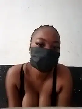 lovella1998 online show from June 5, 2026, 3:51 pm