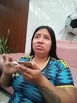 Snapshot of Amber_Herrera chatting on June 29, 2026, 12:27 pm Amber Herrera online show from June 29, 2026, 12:27 pm