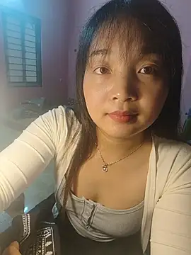 Moe-bay online show from July 7, 2026, 3:09 am