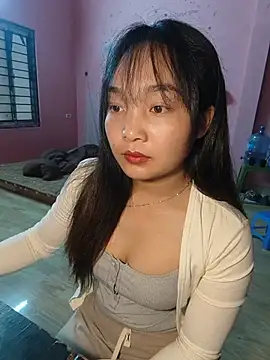 Moe-bay online show from July 6, 2026, 4:41 am