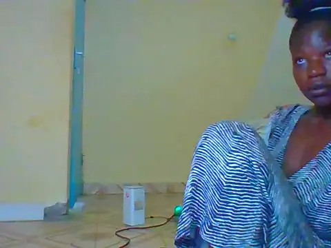 Snapshot of candycrusha chatting on August 4, 2026, 5:45 am candycrusha online show from August 4, 2026, 5:45 am