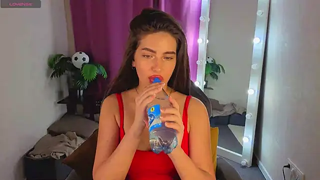Bella  Kallen online show from June 23, 2026, 9:29 am