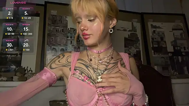 Snapshot of JoanneMcauly chatting on July 3, 2026, 11:22 pm JoanneMcauly online show from July 3, 2026, 11:22 pm