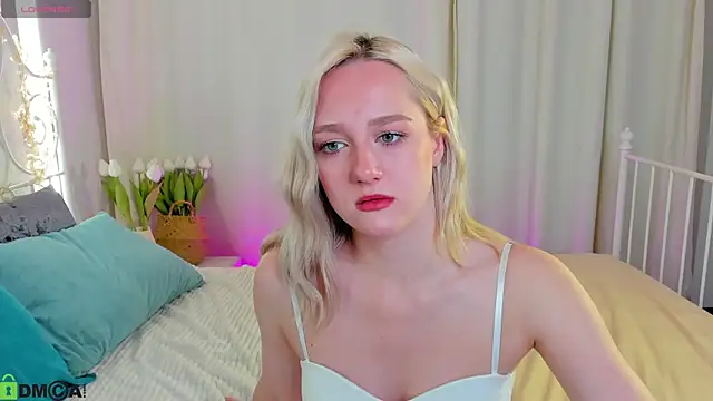 Snapshot of Chloe-Deccer chatting on July 16, 2026, 1:02 am Chloe-Deccer online show from July 16, 2026, 1:02 am