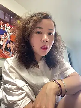 xiaolen- online show from July 9, 2026, 4:24 am
