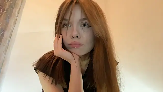 Snapshot of Linecutie chatting on July 28, 2026, 8:52 pm Linecutie online show from July 28, 2026, 8:52 pm